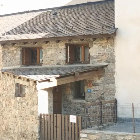 Maisonnette Au Coeur Des Angles *